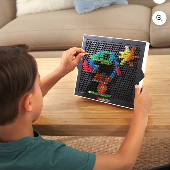 Lite-Brite Classic, Bold & Bright Edition, STEM and Unisex for Children Ages 4+ - Picture 7 of 10